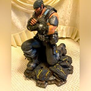 GEARS OF WAR 3 FIGURINE MARCUS